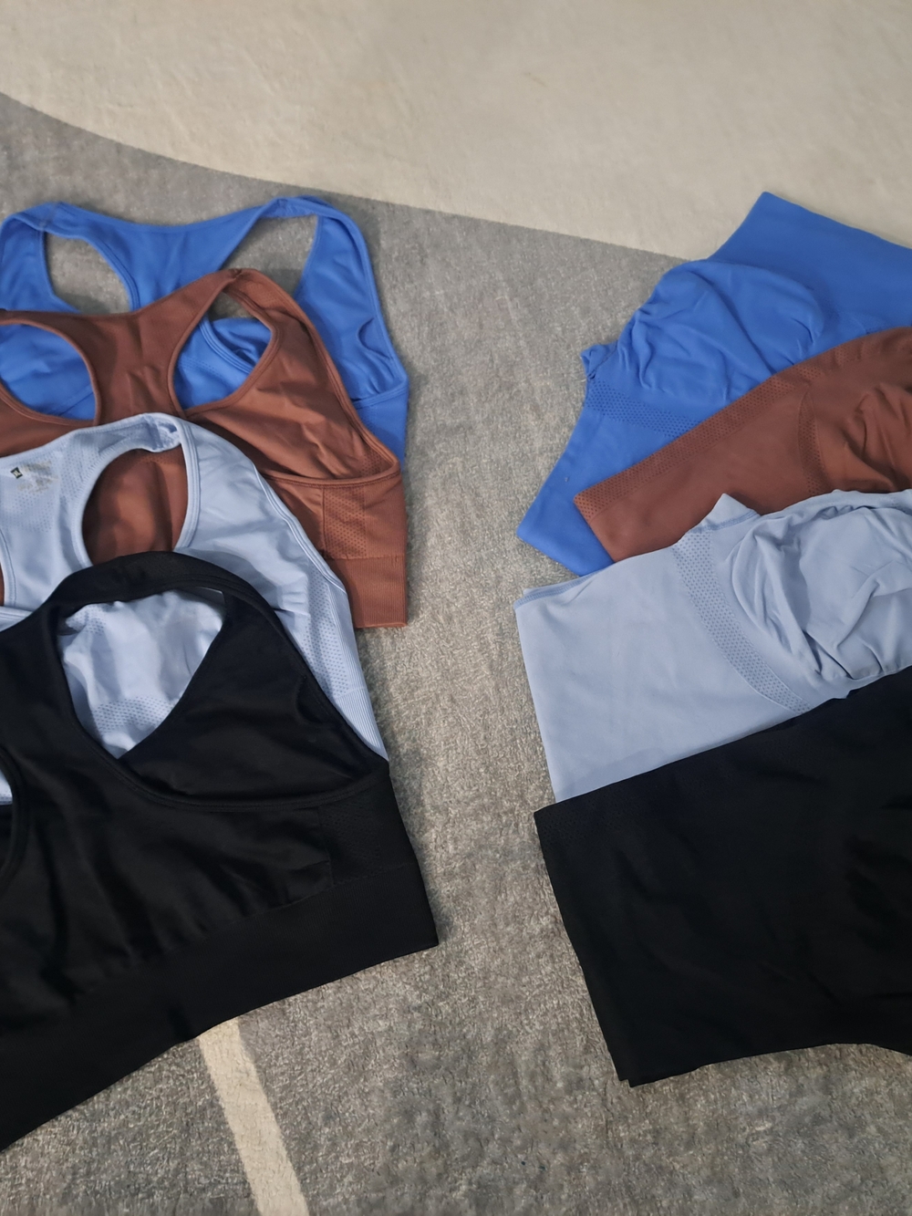 Women’s Seamless Sports Bra - Black, Blue, Light Blue, Brown